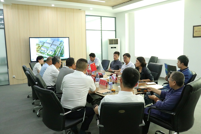 山東省貿促會黨組成員、副會長劉曉江一行蒞臨百華鞋業調研指導